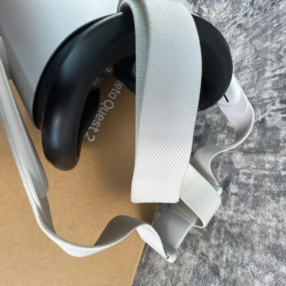 Meta Quest 2 128GB VR Headset Bundle with Bondir Case with Hexigo Battery Strap